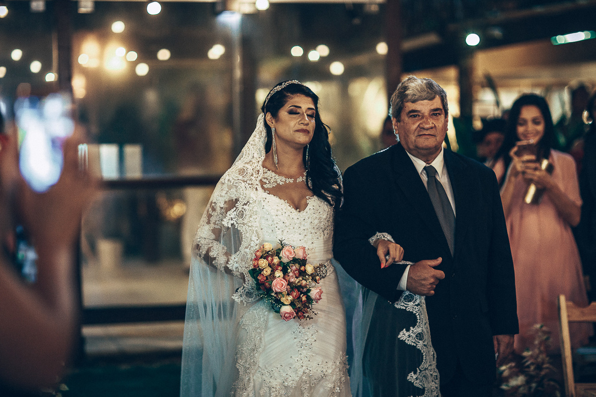 buffet-casamento-wedding-felizes-Deus-união-noiva-vestido-bolo-decoração-festa-madrinhas-dama de honra-filhos-buque-pastor-vale-jardins-beach-praia-do-futuro-croco-beach-married-fotografo-fortaleza-ceara