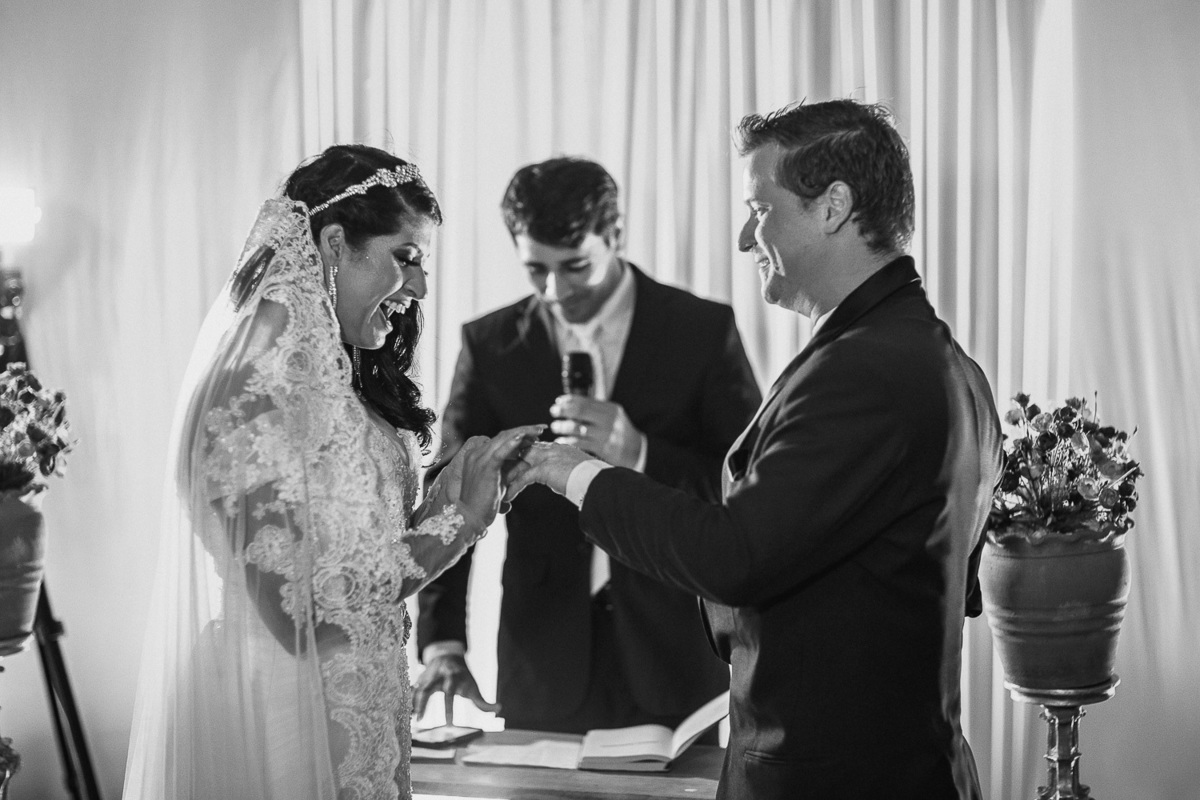 buffet-casamento-wedding-felizes-Deus-união-noiva-vestido-bolo-decoração-festa-madrinhas-dama de honra-filhos-buque-pastor-vale-jardins-beach-praia-do-futuro-croco-beach-married-fotografo-fortaleza-ceara