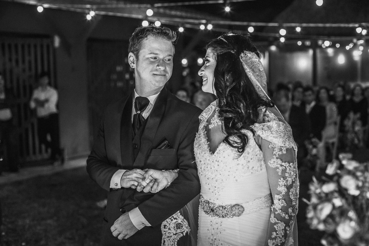 buffet-casamento-wedding-felizes-Deus-união-noiva-vestido-bolo-decoração-festa-madrinhas-dama de honra-filhos-buque-pastor-vale-jardins-beach-praia-do-futuro-croco-beach-married-fotografo-fortaleza-ceara