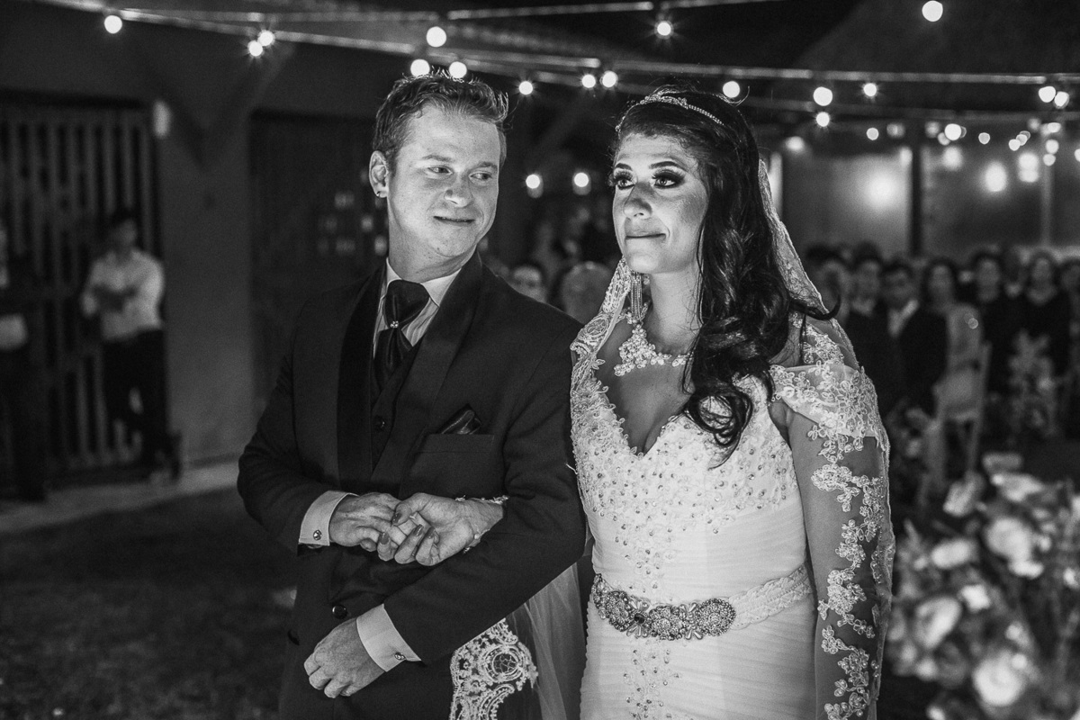 buffet-casamento-wedding-felizes-Deus-união-noiva-vestido-bolo-decoração-festa-madrinhas-dama de honra-filhos-buque-pastor-vale-jardins-beach-praia-do-futuro-croco-beach-married-fotografo-fortaleza-ceara