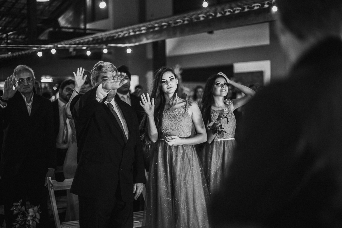 buffet-casamento-wedding-felizes-Deus-união-noiva-vestido-bolo-decoração-festa-madrinhas-dama de honra-filhos-buque-pastor-vale-jardins-beach-praia-do-futuro-croco-beach-married-fotografo-fortaleza-ceara