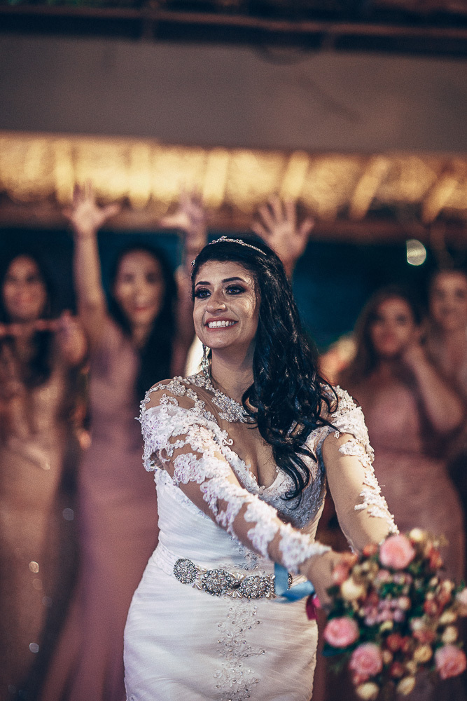 buffet-casamento-wedding-felizes-Deus-união-noiva-vestido-bolo-decoração-festa-madrinhas-dama de honra-filhos-buque-pastor-vale-jardins-beach-praia-do-futuro-croco-beach-married-fotografo-fortaleza-ceara