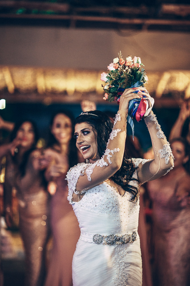 buffet-casamento-wedding-felizes-Deus-união-noiva-vestido-bolo-decoração-festa-madrinhas-dama de honra-filhos-buque-pastor-vale-jardins-beach-praia-do-futuro-croco-beach-married-fotografo-fortaleza-ceara