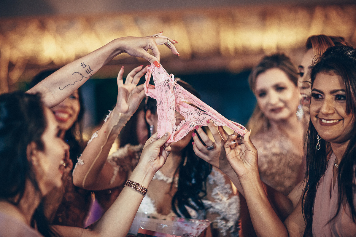 buffet-casamento-wedding-felizes-Deus-união-noiva-vestido-bolo-decoração-festa-madrinhas-dama de honra-filhos-buque-pastor-vale-jardins-beach-praia-do-futuro-croco-beach-married-fotografo-fortaleza-ceara