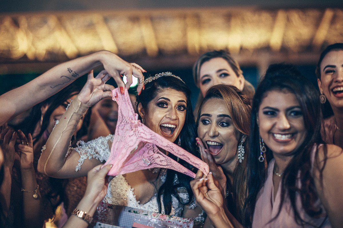 buffet-casamento-wedding-felizes-Deus-união-noiva-vestido-bolo-decoração-festa-madrinhas-dama de honra-filhos-buque-pastor-vale-jardins-beach-praia-do-futuro-croco-beach-married-fotografo-fortaleza-ceara