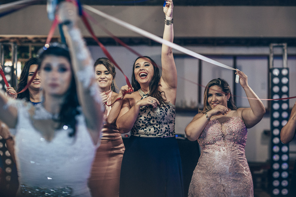 buffet-casamento-wedding-felizes-Deus-união-noiva-vestido-bolo-decoração-festa-madrinhas-dama de honra-filhos-buque-pastor-vale-jardins-beach-praia-do-futuro-croco-beach-married-fotografo-fortaleza-ceara