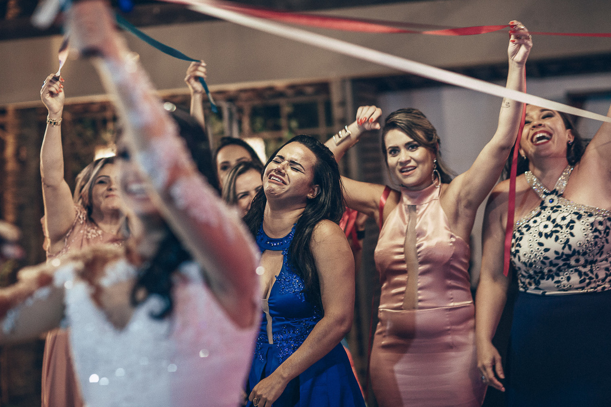 buffet-casamento-wedding-felizes-Deus-união-noiva-vestido-bolo-decoração-festa-madrinhas-dama de honra-filhos-buque-pastor-vale-jardins-beach-praia-do-futuro-croco-beach-married-fotografo-fortaleza-ceara