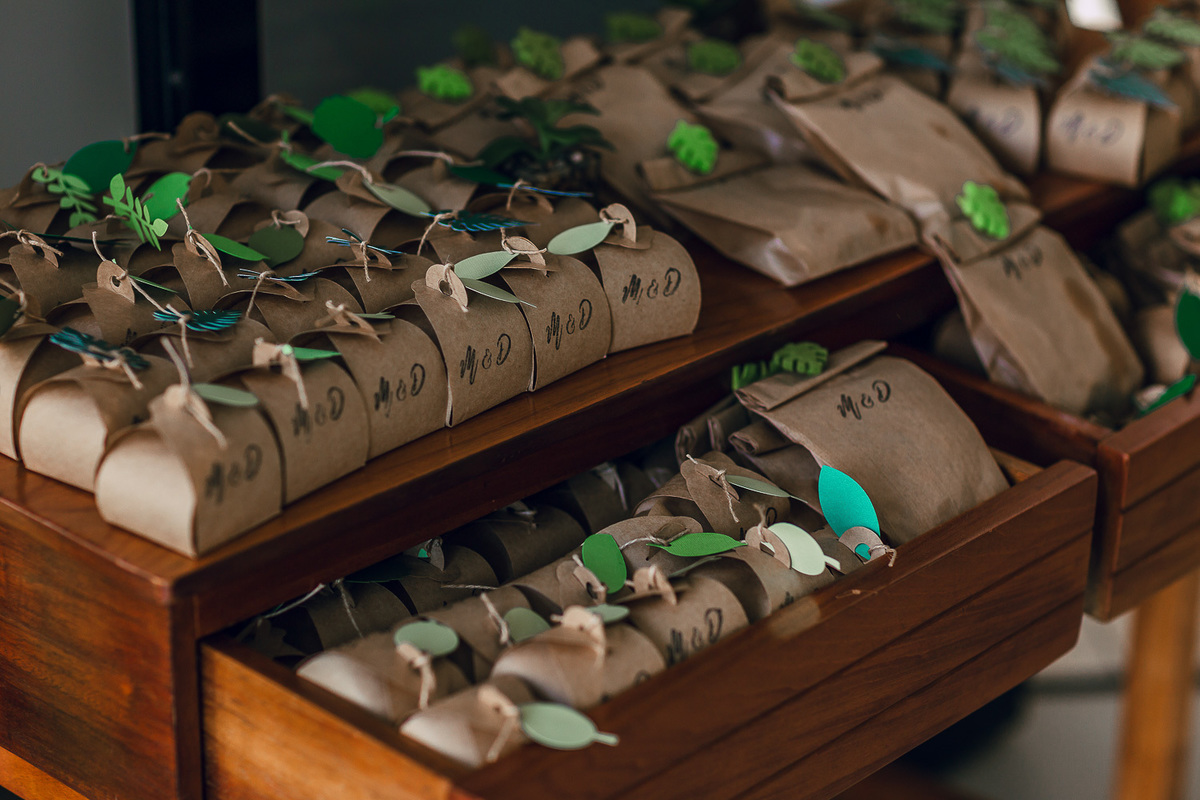 wedding-pride-noiva-casamento-cabelo-colorido-louca-vestido-renda-civil-festa-make-penteado-festa-amor-expontaeo