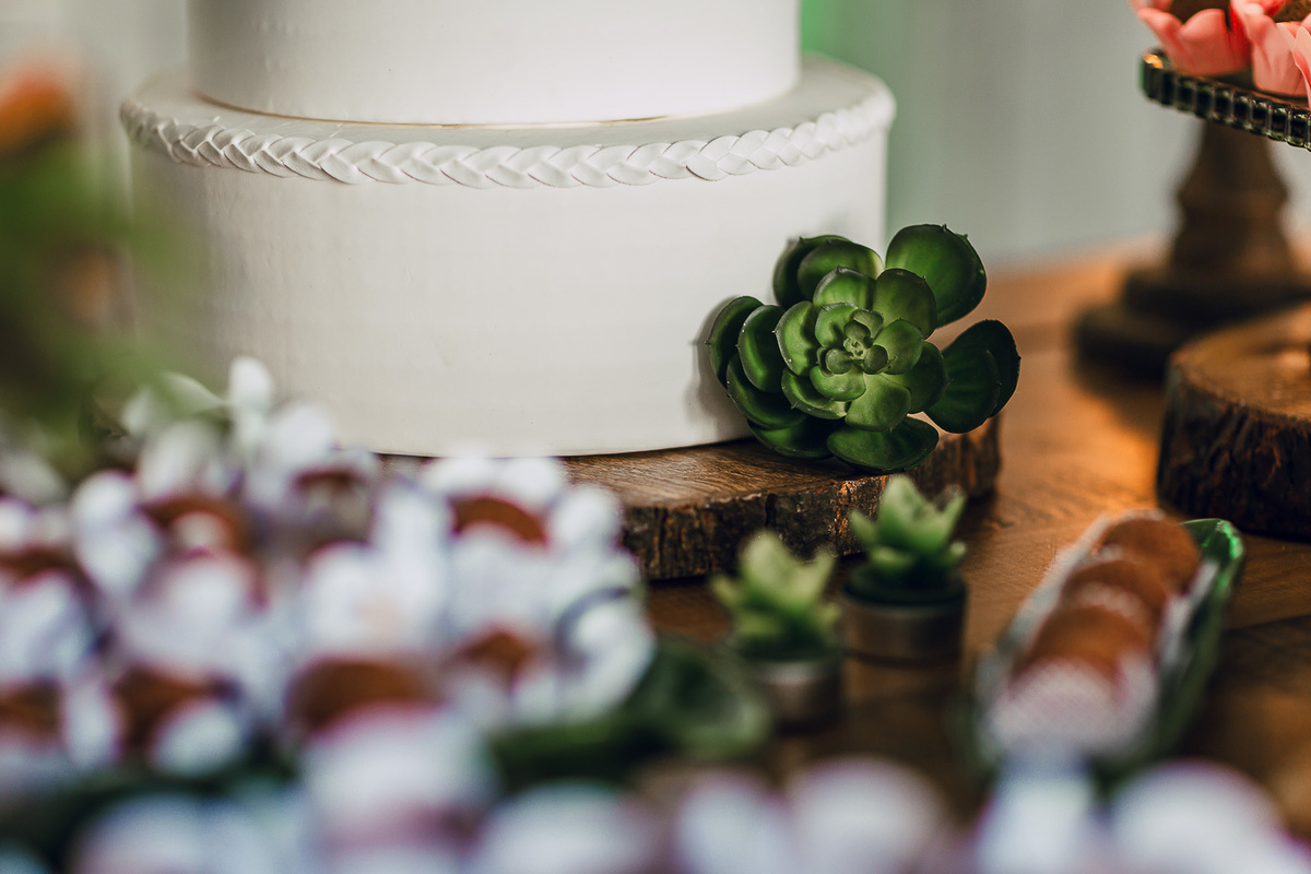 wedding-pride-noiva-casamento-cabelo-colorido-louca-vestido-renda-civil-festa-make-penteado-festa-amor-expontaeo
