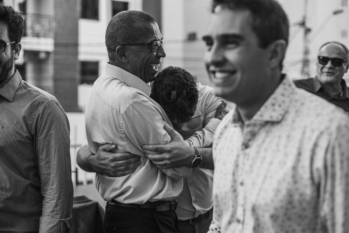 wedding-pride-noiva-casamento-cabelo-colorido-louca-vestido-renda-civil-festa-make-penteado-festa-amor-expontaeo