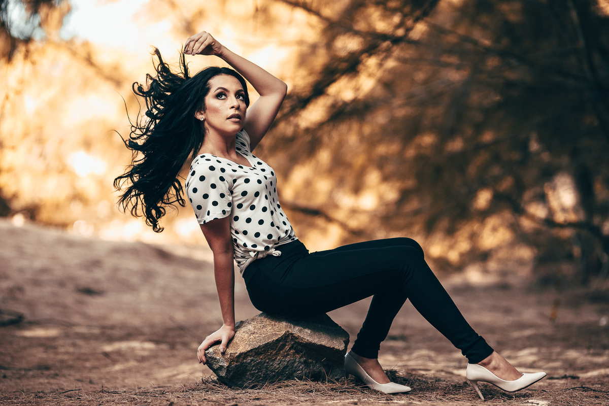 mulher-girl-linda-menina-por do sol-cabelo preto-ensaio-book-fotos-fotografo-ceara-debutante-beach-cumbuco-pico das almas-lookbook-violino