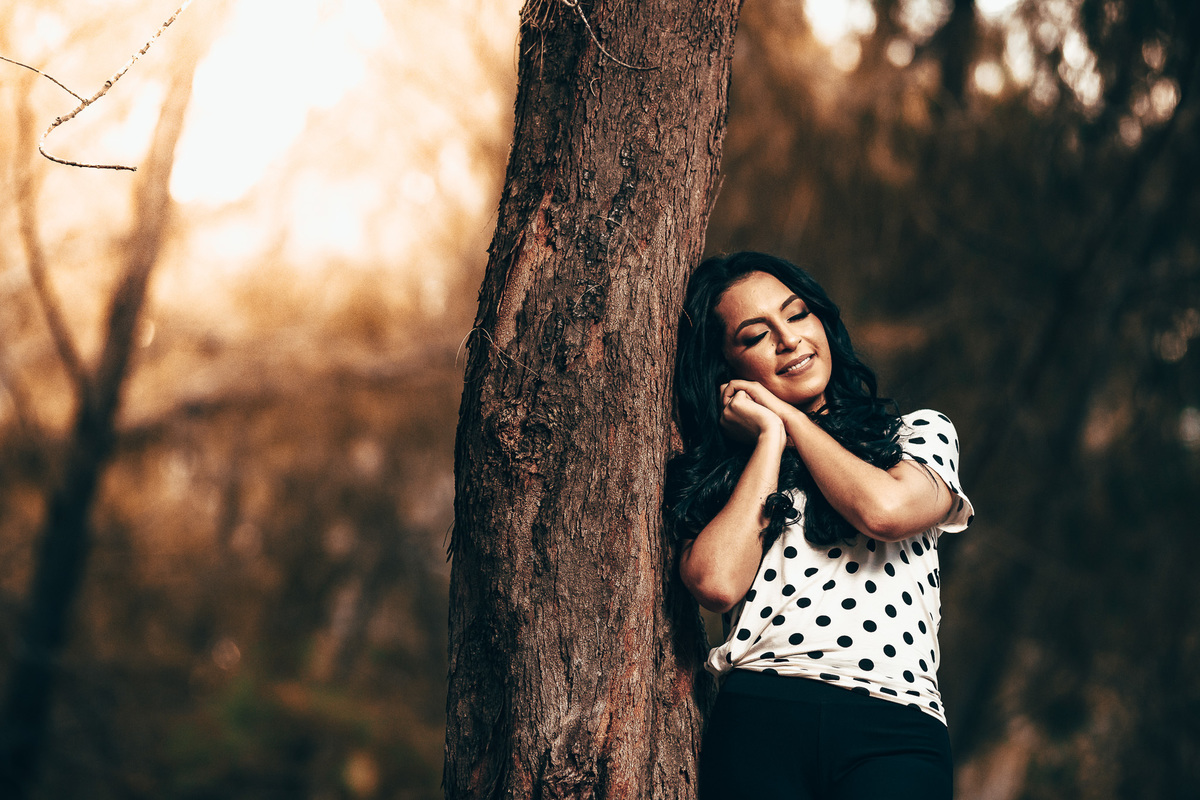 mulher-girl-linda-menina-por do sol-cabelo preto-ensaio-book-fotos-fotografo-ceara-debutante-beach-cumbuco-pico das almas-lookbook-violino