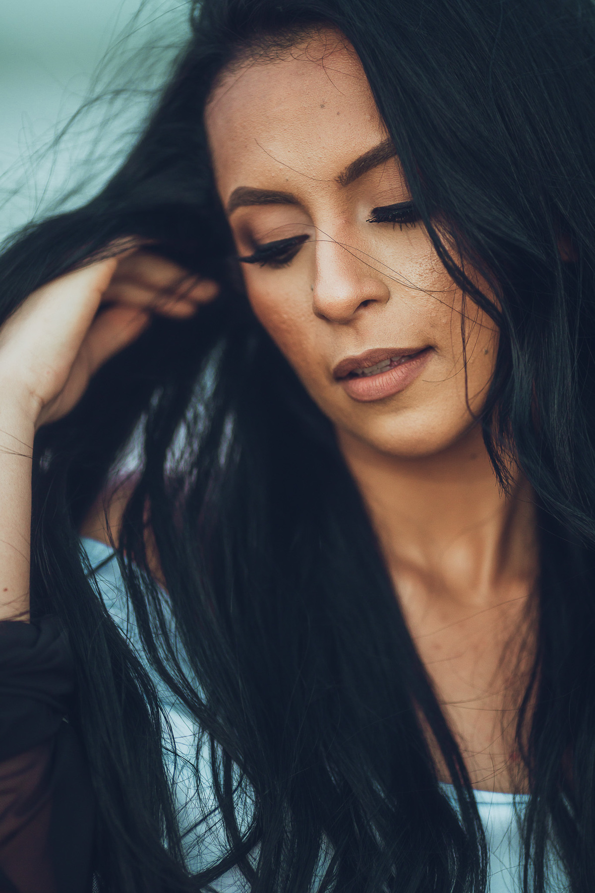 mulher-girl-linda-menina-por do sol-cabelo preto-ensaio-book-fotos-fotografo-ceara-debutante-beach-cumbuco-pico das almas-lookbook-violino