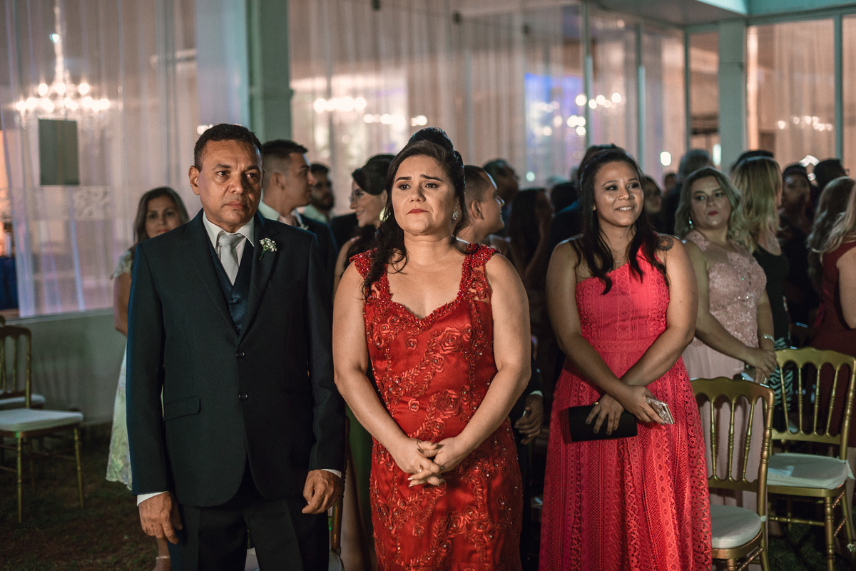 noiva-vestido-making of-salão-dia da noiva-amor-lover-festa-celebração-casamento-wedding-pride-noivo-pastor-Deus-fotografo de casamento-fotografia-jornalismo