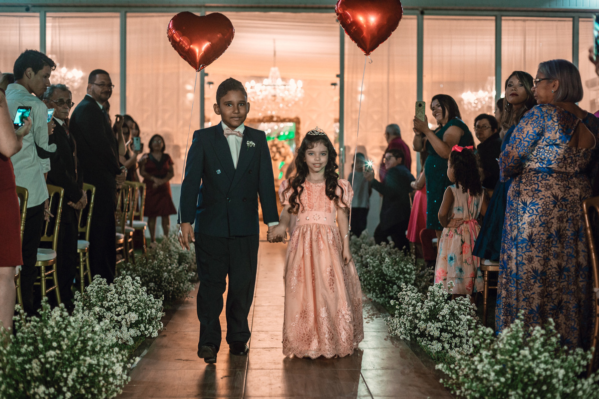 noiva-vestido-making of-salão-dia da noiva-amor-lover-festa-celebração-casamento-wedding-pride-noivo-pastor-Deus-fotografo de casamento-fotografia-jornalismo