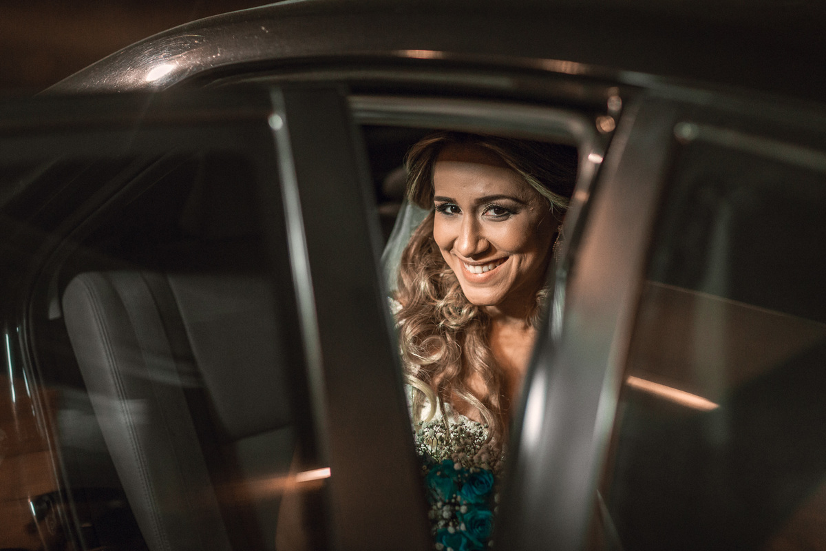 noiva-vestido-making of-salão-dia da noiva-amor-lover-festa-celebração-casamento-wedding-pride-noivo-pastor-Deus-fotografo de casamento-fotografia-jornalismo