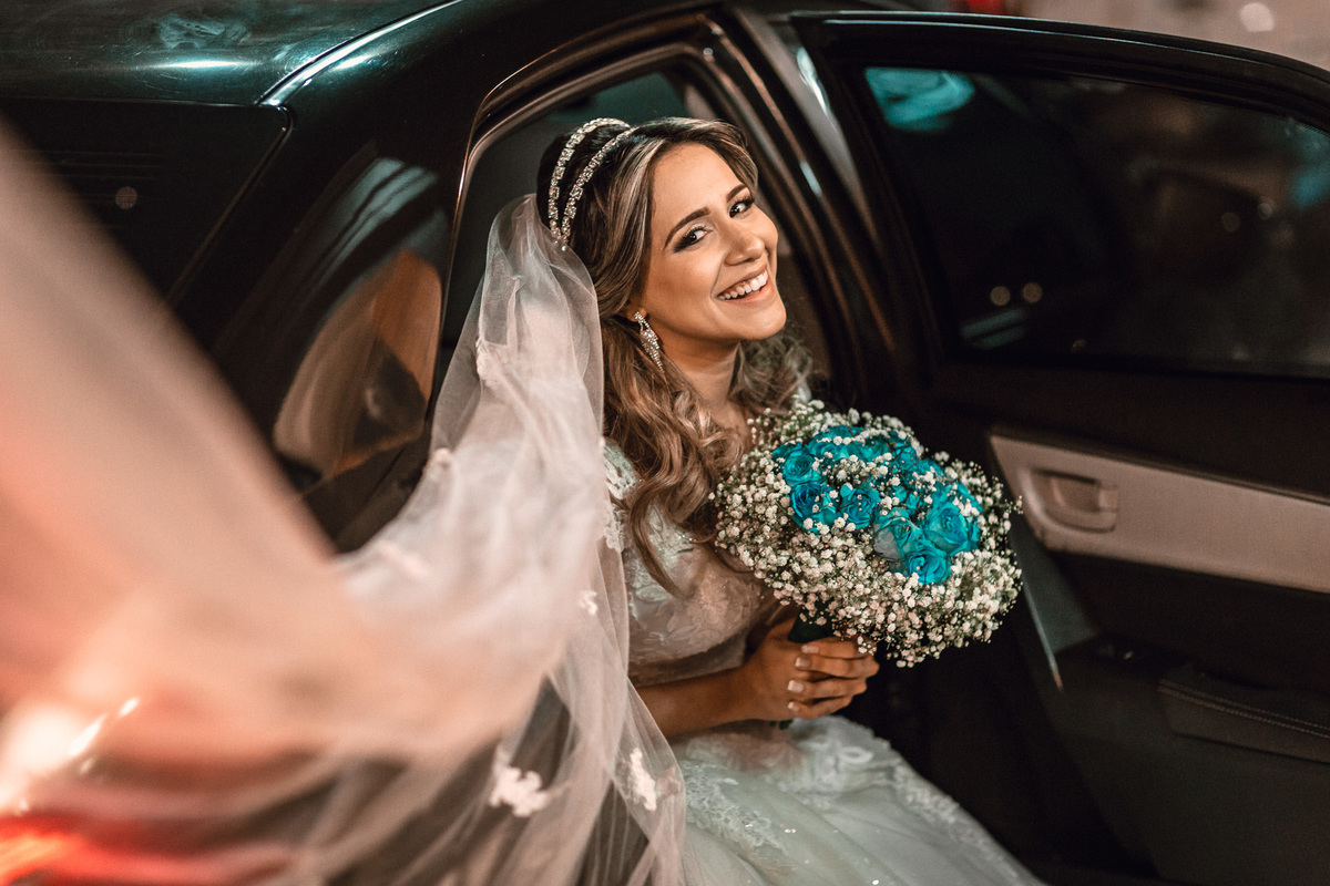 noiva-vestido-making of-salão-dia da noiva-amor-lover-festa-celebração-casamento-wedding-pride-noivo-pastor-Deus-fotografo de casamento-fotografia-jornalismo