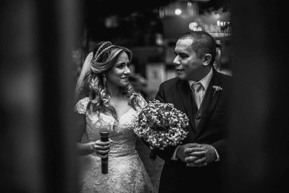 noiva-vestido-making of-salão-dia da noiva-amor-lover-festa-celebração-casamento-wedding-pride-noivo-pastor-Deus-fotografo de casamento-fotografia-jornalismo