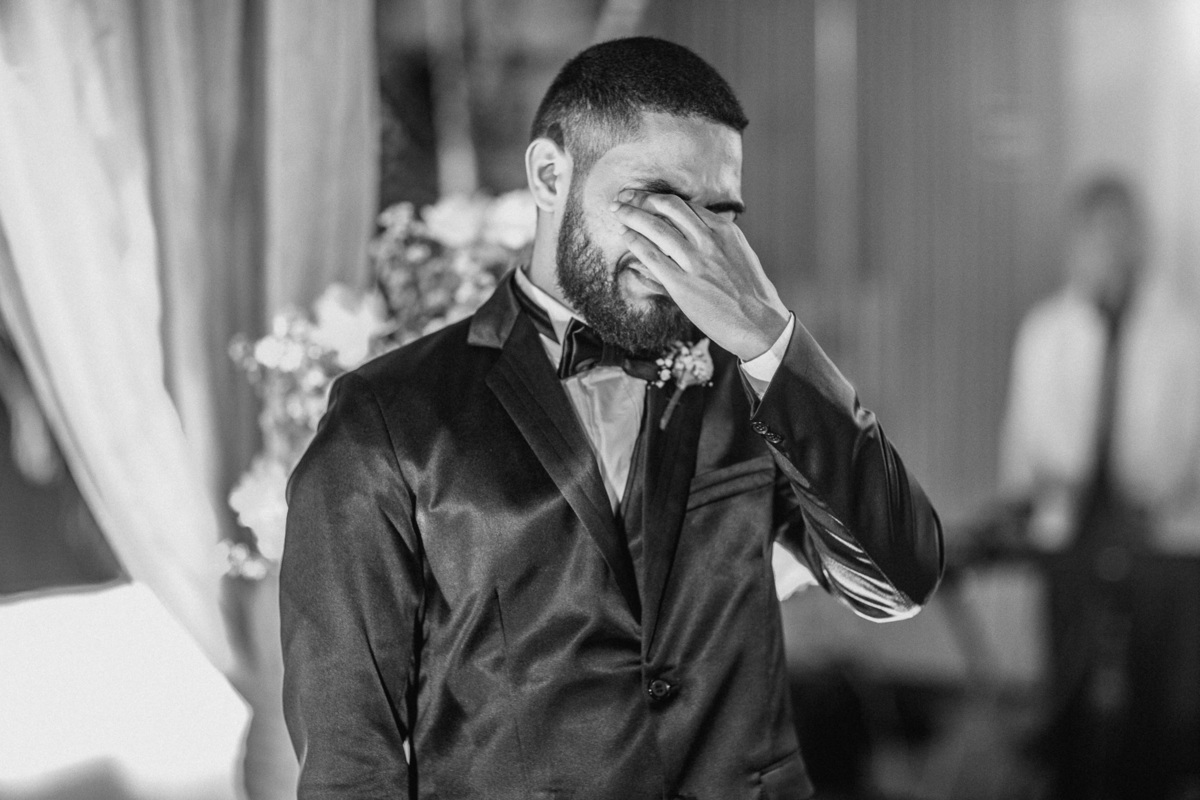 noiva-vestido-making of-salão-dia da noiva-amor-lover-festa-celebração-casamento-wedding-pride-noivo-pastor-Deus-fotografo de casamento-fotografia-jornalismo