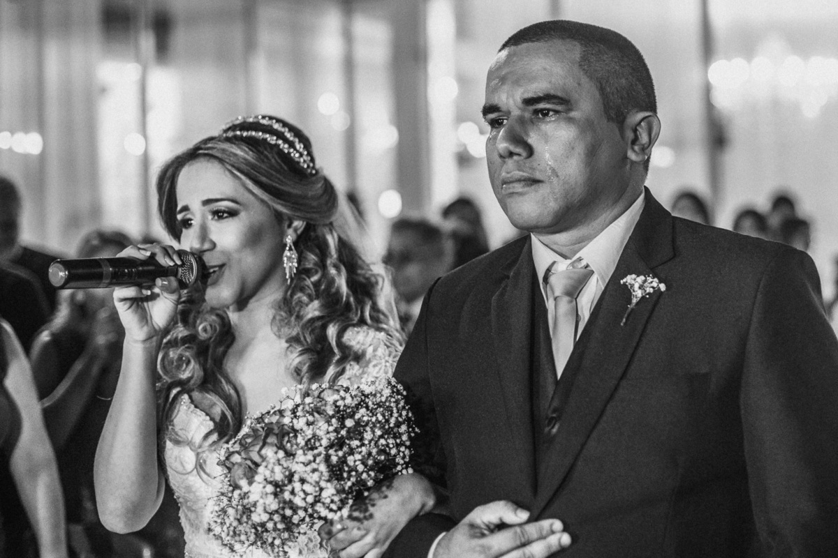 noiva-vestido-making of-salão-dia da noiva-amor-lover-festa-celebração-casamento-wedding-pride-noivo-pastor-Deus-fotografo de casamento-fotografia-jornalismo