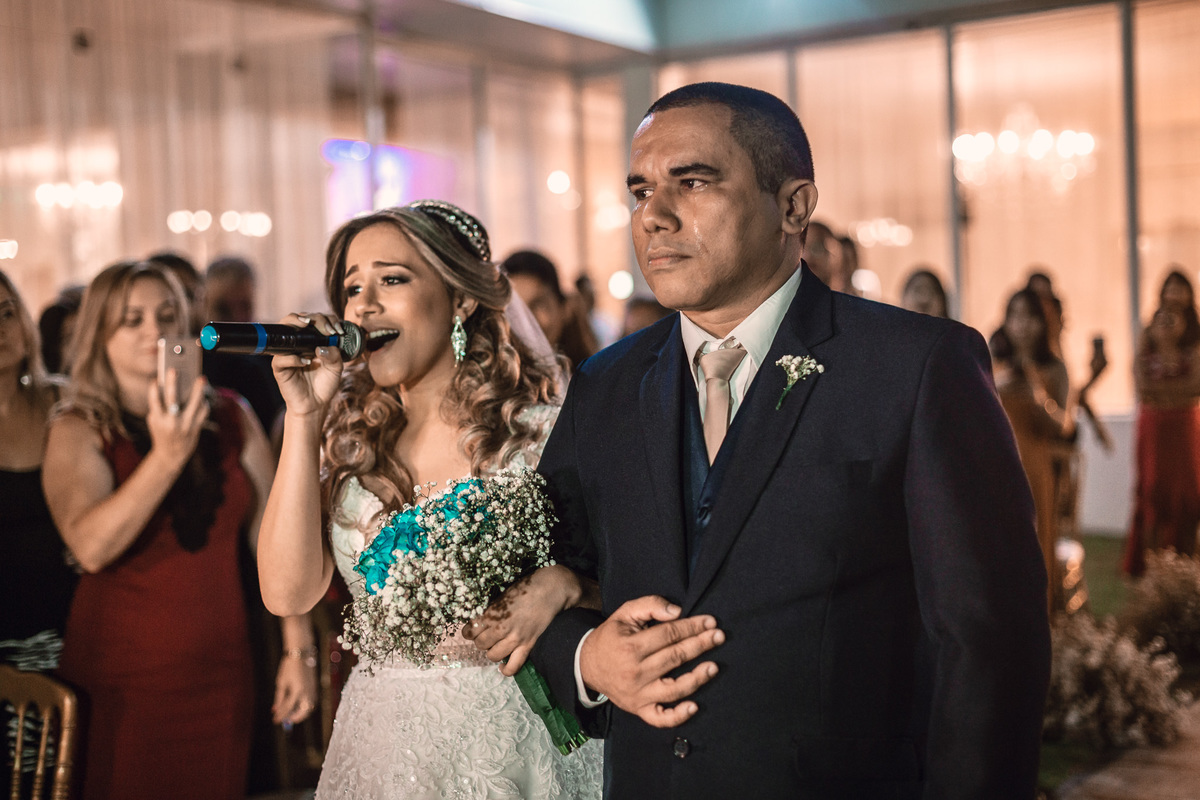 noiva-vestido-making of-salão-dia da noiva-amor-lover-festa-celebração-casamento-wedding-pride-noivo-pastor-Deus-fotografo de casamento-fotografia-jornalismo