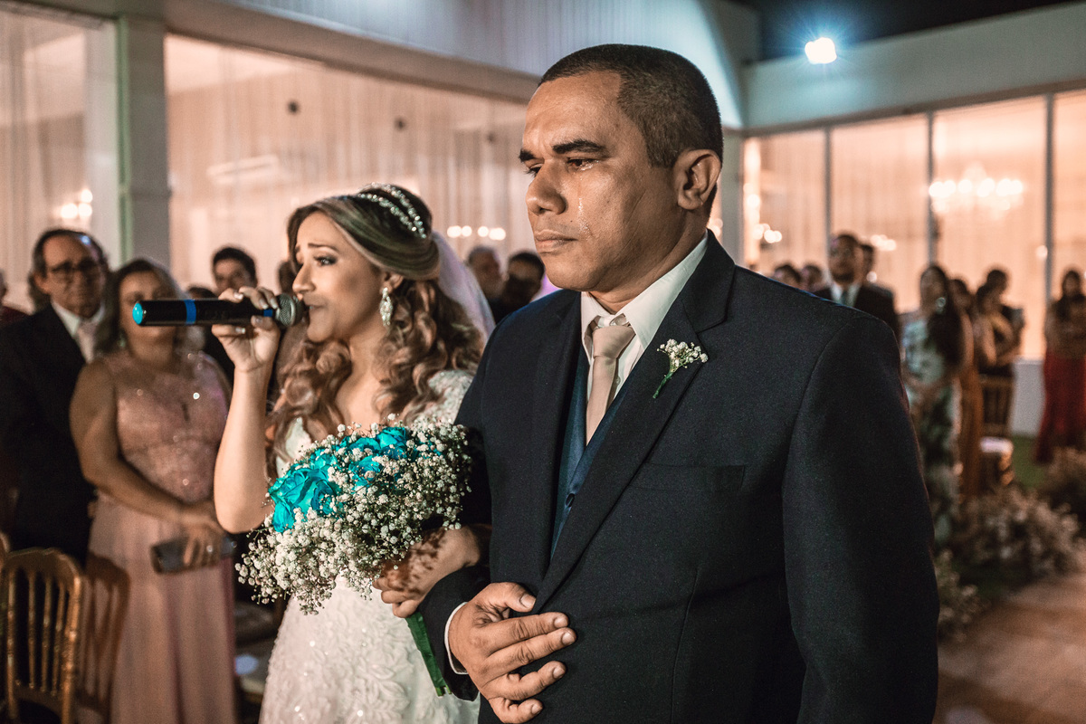 noiva-vestido-making of-salão-dia da noiva-amor-lover-festa-celebração-casamento-wedding-pride-noivo-pastor-Deus-fotografo de casamento-fotografia-jornalismo