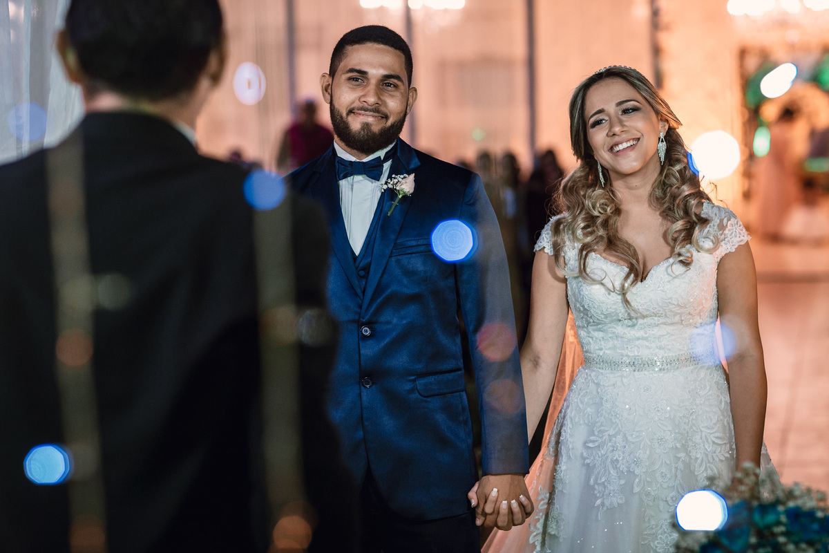 noiva-vestido-making of-salão-dia da noiva-amor-lover-festa-celebração-casamento-wedding-pride-noivo-pastor-Deus-fotografo de casamento-fotografia-jornalismo