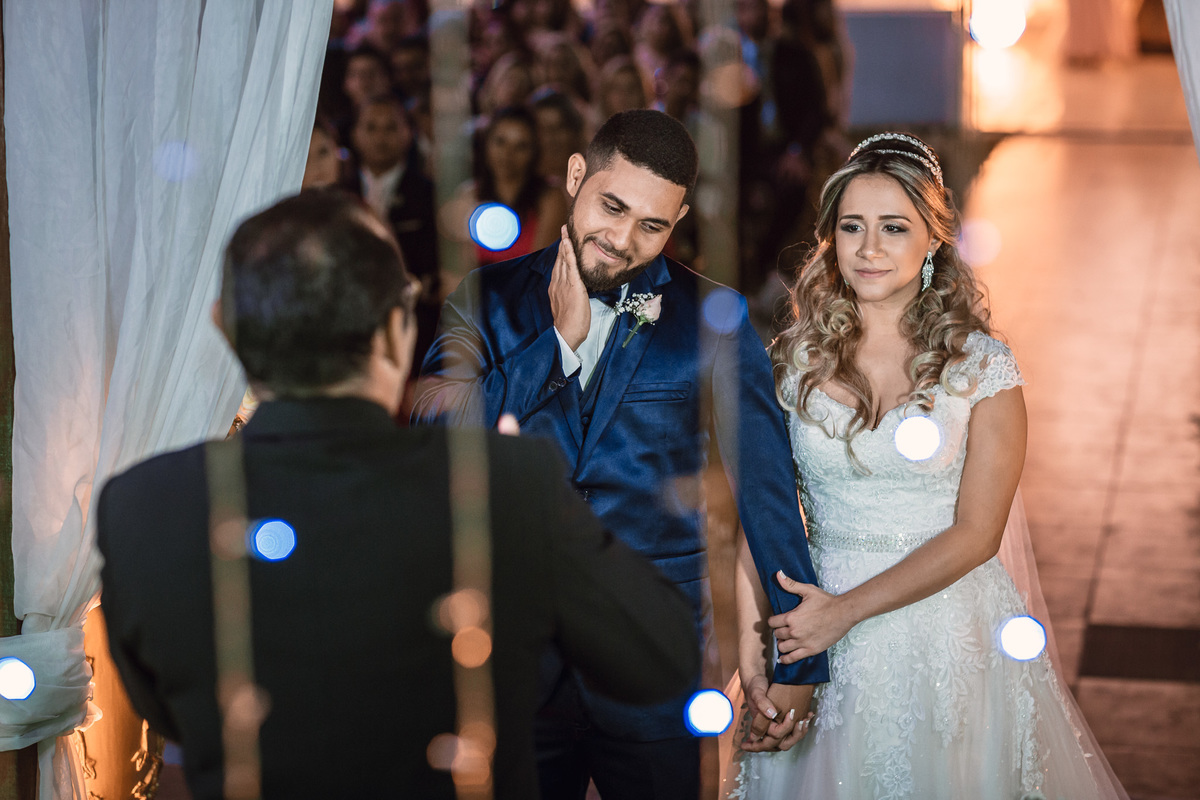 noiva-vestido-making of-salão-dia da noiva-amor-lover-festa-celebração-casamento-wedding-pride-noivo-pastor-Deus-fotografo de casamento-fotografia-jornalismo