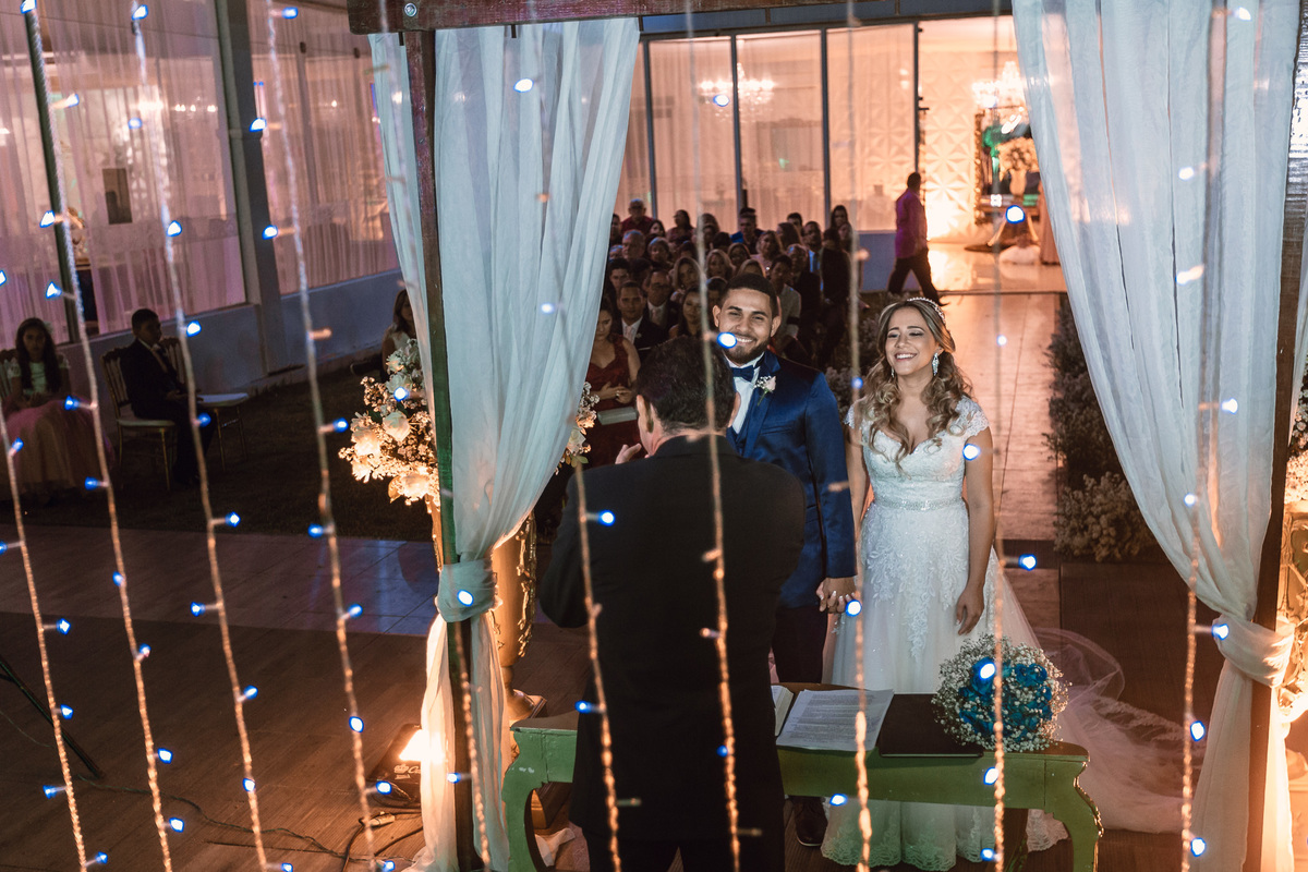 noiva-vestido-making of-salão-dia da noiva-amor-lover-festa-celebração-casamento-wedding-pride-noivo-pastor-Deus-fotografo de casamento-fotografia-jornalismo