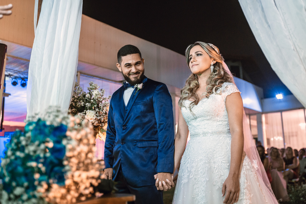 noiva-vestido-making of-salão-dia da noiva-amor-lover-festa-celebração-casamento-wedding-pride-noivo-pastor-Deus-fotografo de casamento-fotografia-jornalismo