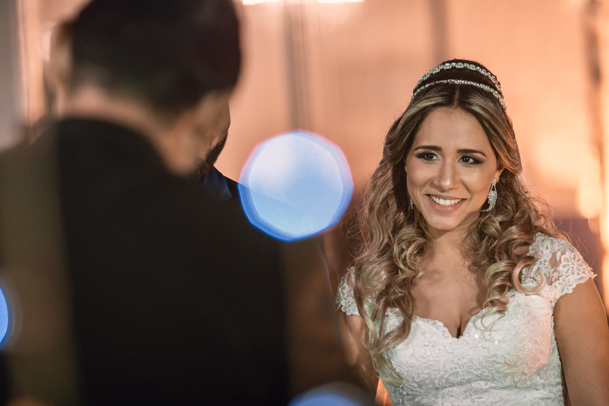 noiva-vestido-making of-salão-dia da noiva-amor-lover-festa-celebração-casamento-wedding-pride-noivo-pastor-Deus-fotografo de casamento-fotografia-jornalismo