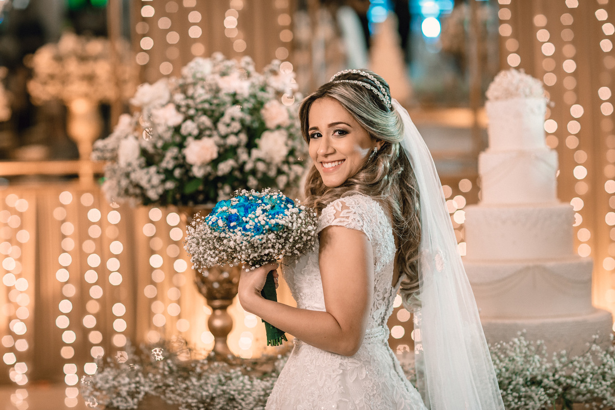 noiva-vestido-making of-salão-dia da noiva-amor-lover-festa-celebração-casamento-wedding-pride-noivo-pastor-Deus-fotografo de casamento-fotografia-jornalismo
