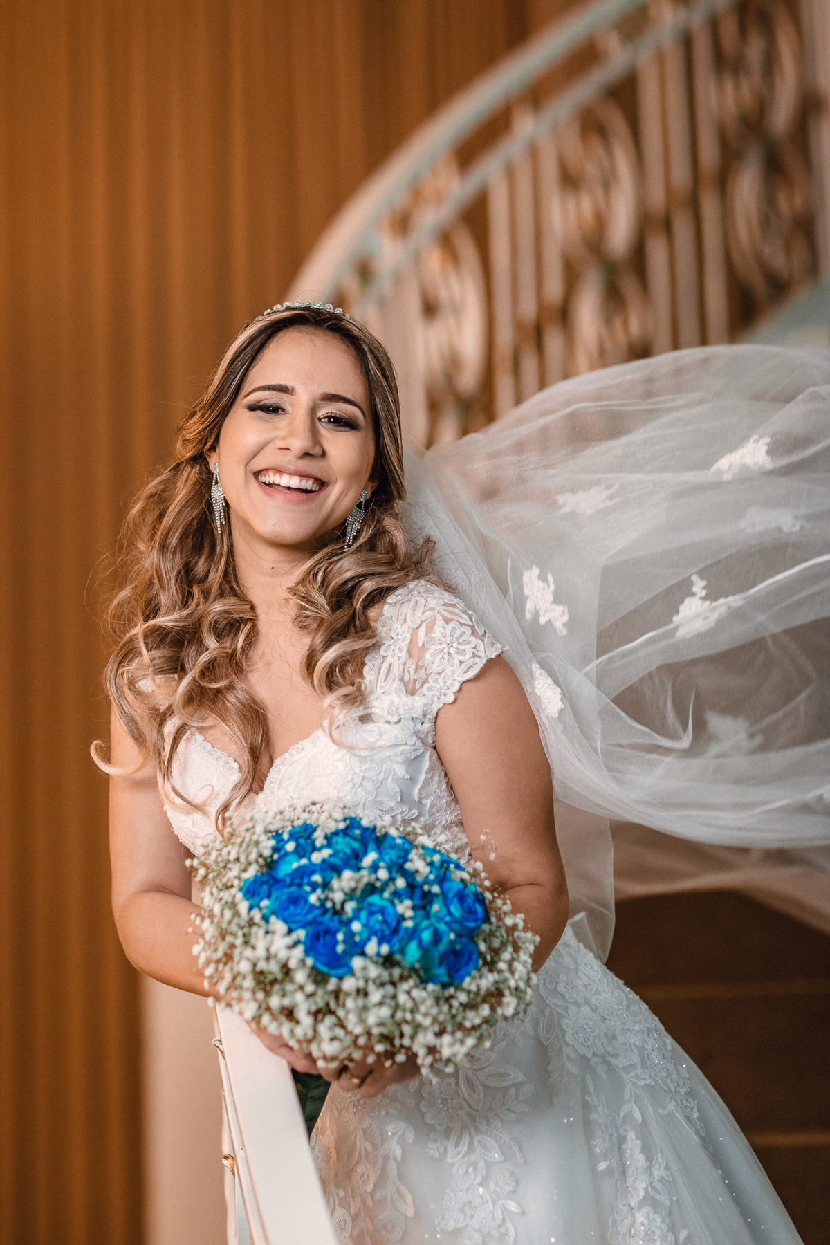 noiva-vestido-making of-salão-dia da noiva-amor-lover-festa-celebração-casamento-wedding-pride-noivo-pastor-Deus-fotografo de casamento-fotografia-jornalismo