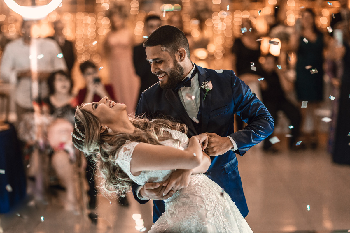 noiva-vestido-making of-salão-dia da noiva-amor-lover-festa-celebração-casamento-wedding-pride-noivo-pastor-Deus-fotografo de casamento-fotografia-jornalismo