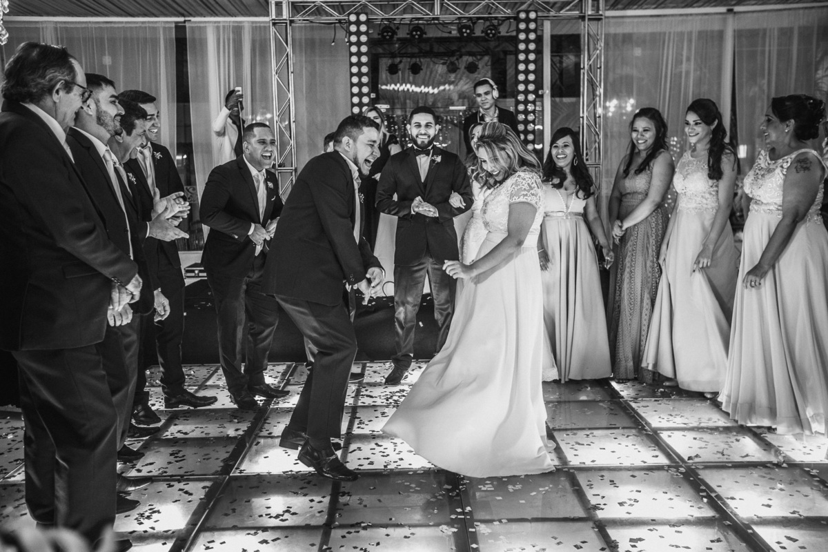 noiva-vestido-making of-salão-dia da noiva-amor-lover-festa-celebração-casamento-wedding-pride-noivo-pastor-Deus-fotografo de casamento-fotografia-jornalismo