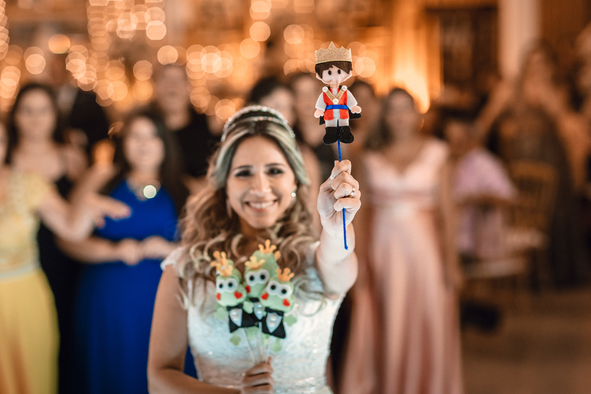 noiva-vestido-making of-salão-dia da noiva-amor-lover-festa-celebração-casamento-wedding-pride-noivo-pastor-Deus-fotografo de casamento-fotografia-jornalismo