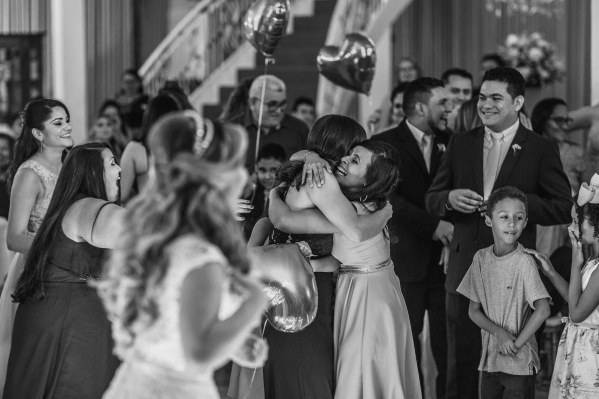 noiva-vestido-making of-salão-dia da noiva-amor-lover-festa-celebração-casamento-wedding-pride-noivo-pastor-Deus-fotografo de casamento-fotografia-jornalismo