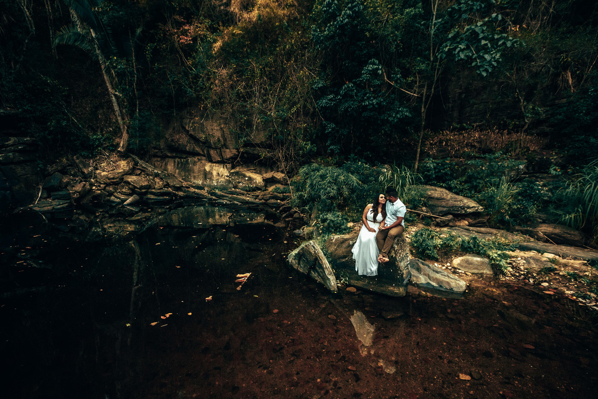 pré wedding-guaramiranga-mosteiro são bento-baturite-book-casal-fotografia-casamento-fotografo-ceara-noivos-vintage-amor-cachoeiras