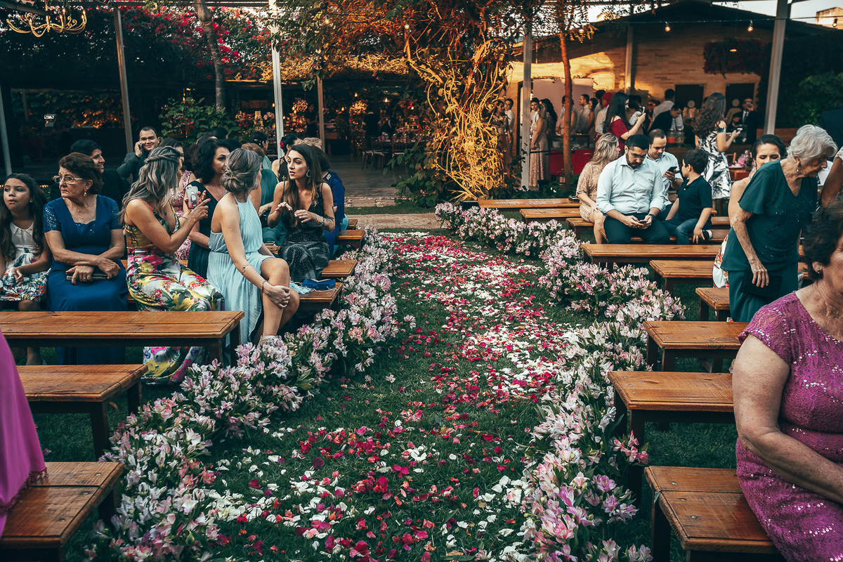 making-of-noiva-dia da noiva-vestido-maquiadora-make-beatifull-love-wedding-pride-married-noivo-casamento-hibisco-buffet-diurno
