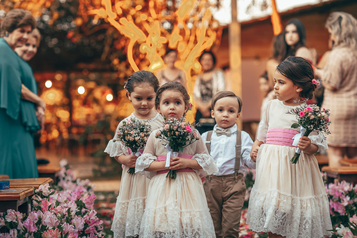 making-of-noiva-dia da noiva-vestido-maquiadora-make-beatifull-love-wedding-pride-married-noivo-casamento-hibisco-buffet-diurno