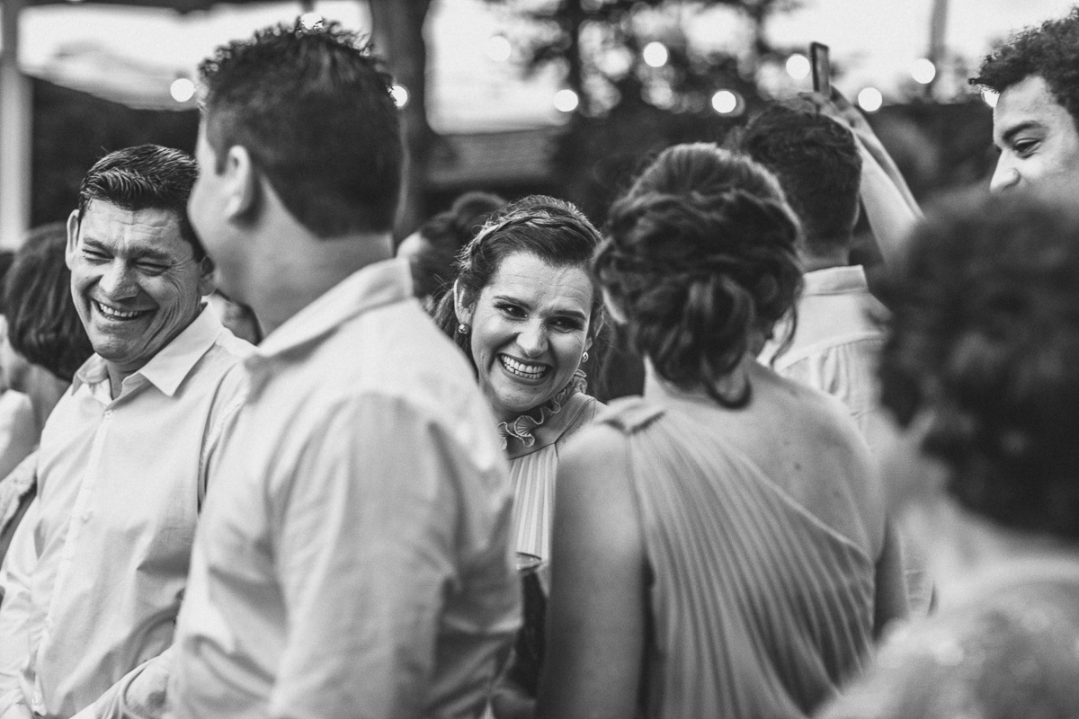 making-of-noiva-dia da noiva-vestido-maquiadora-make-beatifull-love-wedding-pride-married-noivo-casamento-hibisco-buffet-diurno