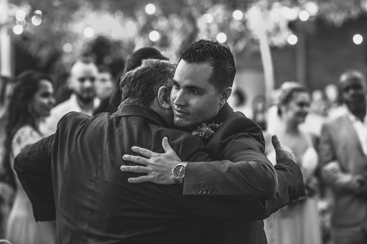 making-of-noiva-dia da noiva-vestido-maquiadora-make-beatifull-love-wedding-pride-married-noivo-casamento-hibisco-buffet-diurno