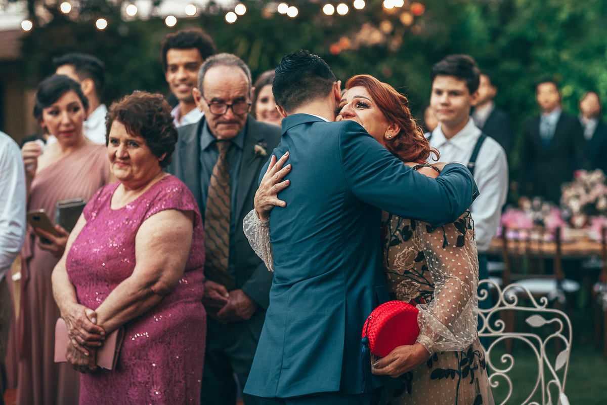 making-of-noiva-dia da noiva-vestido-maquiadora-make-beatifull-love-wedding-pride-married-noivo-casamento-hibisco-buffet-diurno