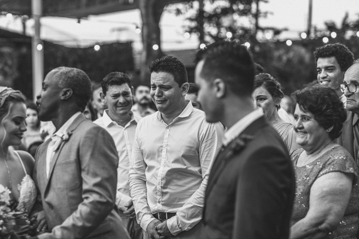 making-of-noiva-dia da noiva-vestido-maquiadora-make-beatifull-love-wedding-pride-married-noivo-casamento-hibisco-buffet-diurno