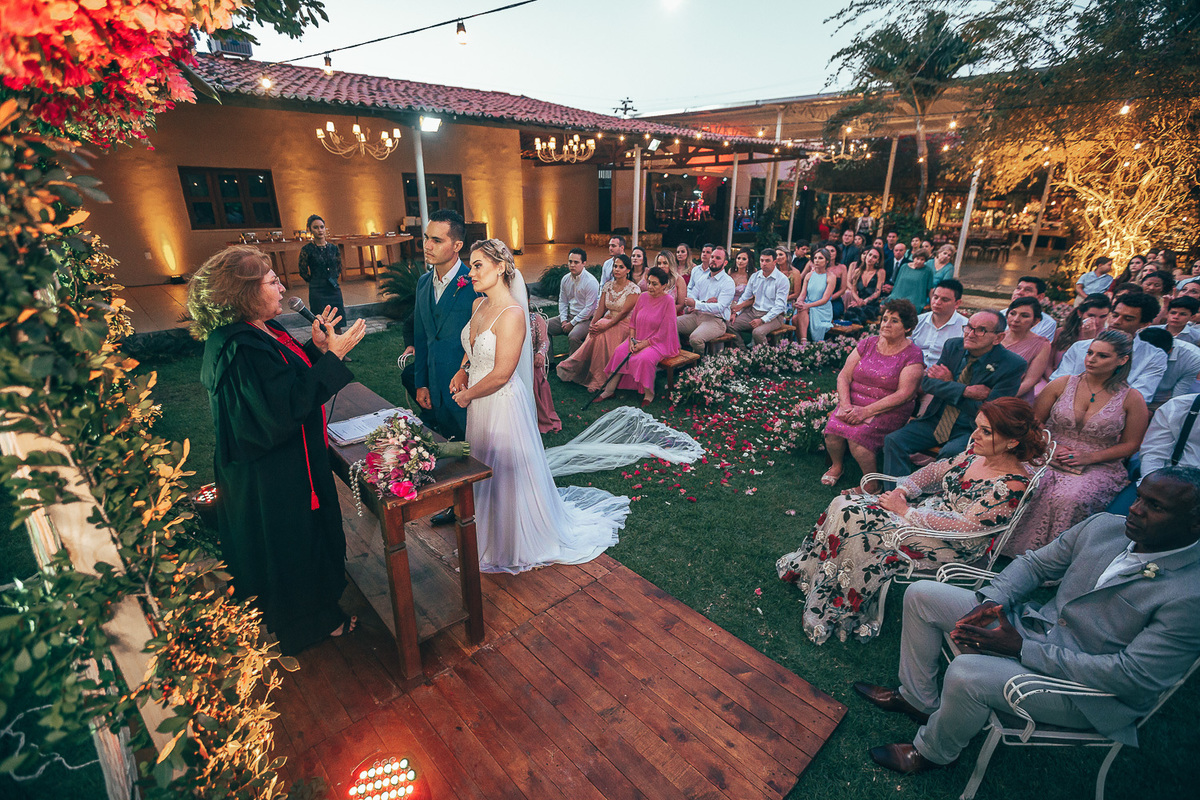 making-of-noiva-dia da noiva-vestido-maquiadora-make-beatifull-love-wedding-pride-married-noivo-casamento-hibisco-buffet-diurno