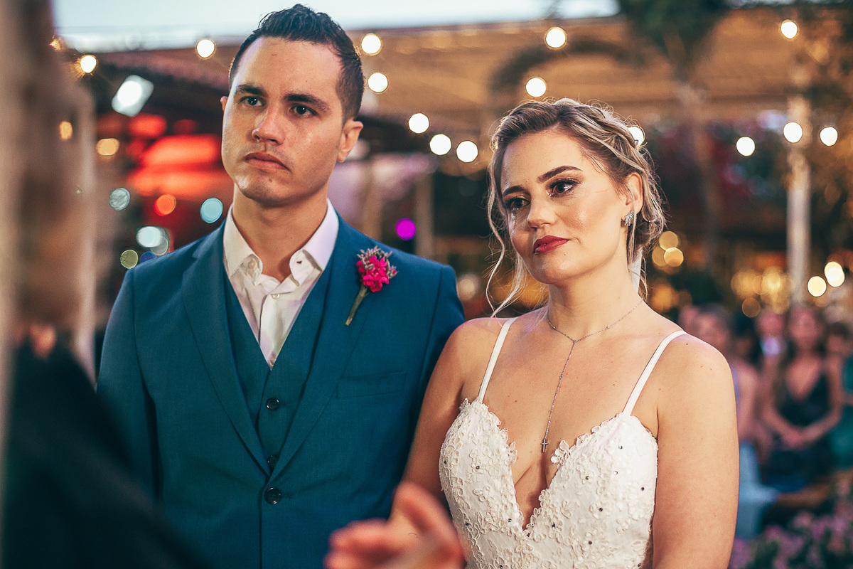 making-of-noiva-dia da noiva-vestido-maquiadora-make-beatifull-love-wedding-pride-married-noivo-casamento-hibisco-buffet-diurno