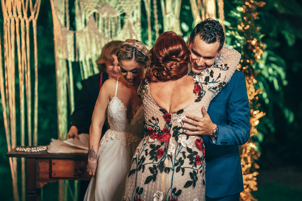 making-of-noiva-dia da noiva-vestido-maquiadora-make-beatifull-love-wedding-pride-married-noivo-casamento-hibisco-buffet-diurno