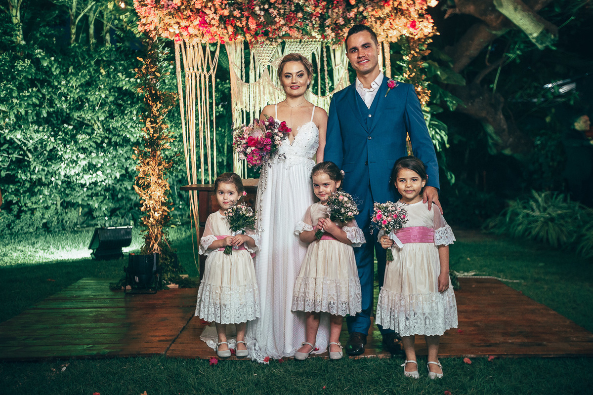 making-of-noiva-dia da noiva-vestido-maquiadora-make-beatifull-love-wedding-pride-married-noivo-casamento-hibisco-buffet-diurno