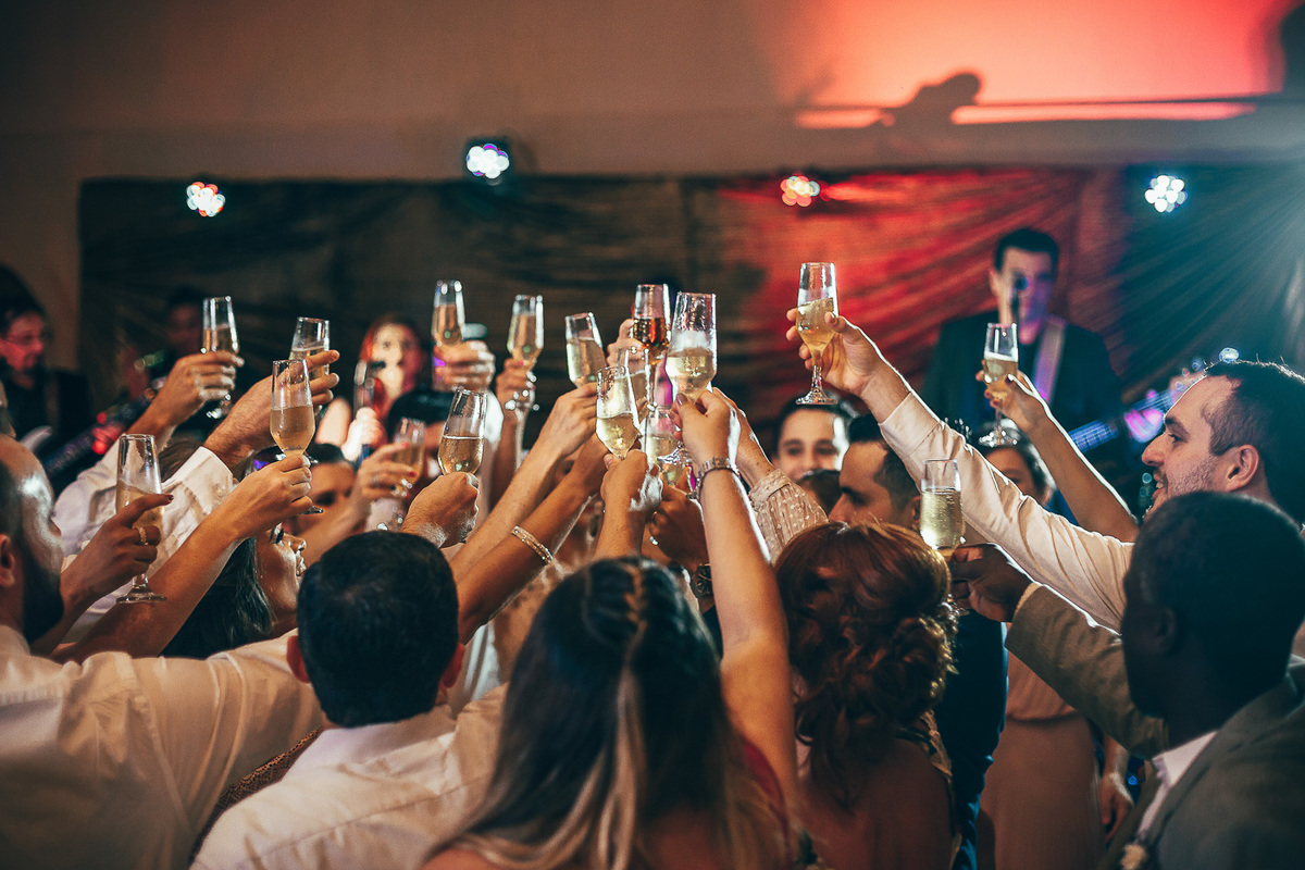 making-of-noiva-dia da noiva-vestido-maquiadora-make-beatifull-love-wedding-pride-married-noivo-casamento-hibisco-buffet-diurno