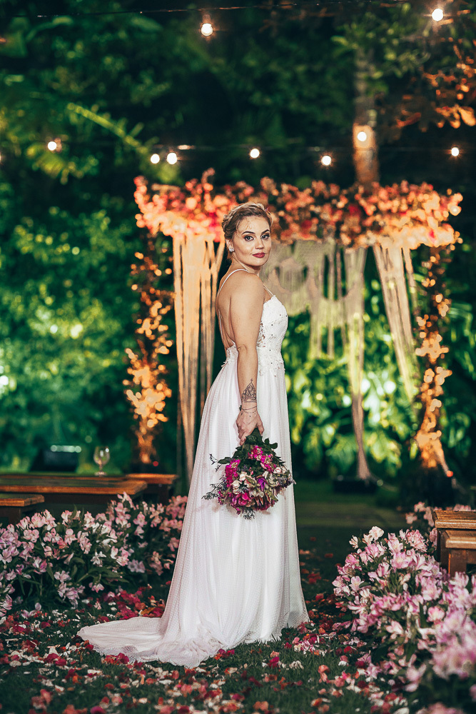making-of-noiva-dia da noiva-vestido-maquiadora-make-beatifull-love-wedding-pride-married-noivo-casamento-hibisco-buffet-diurno